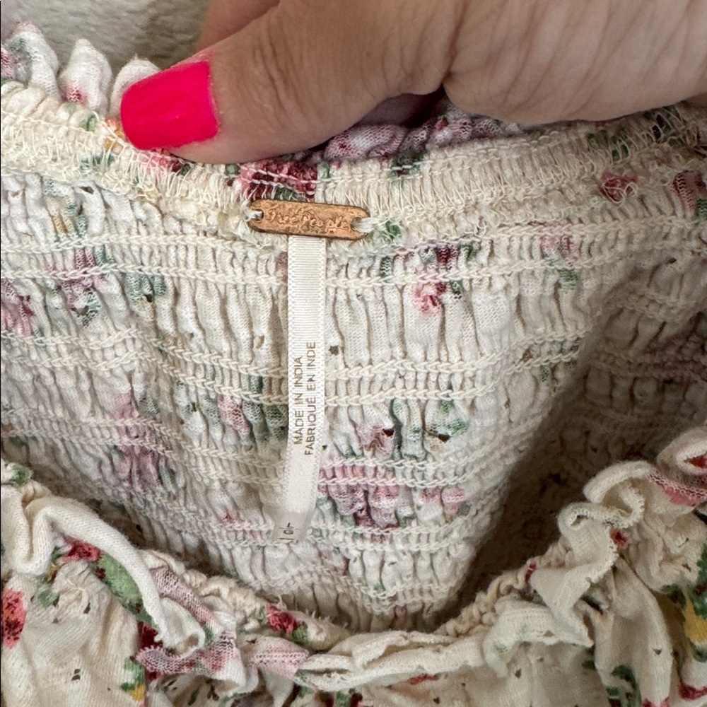 Floral Ruffle Blouse - Picture 2 of 3